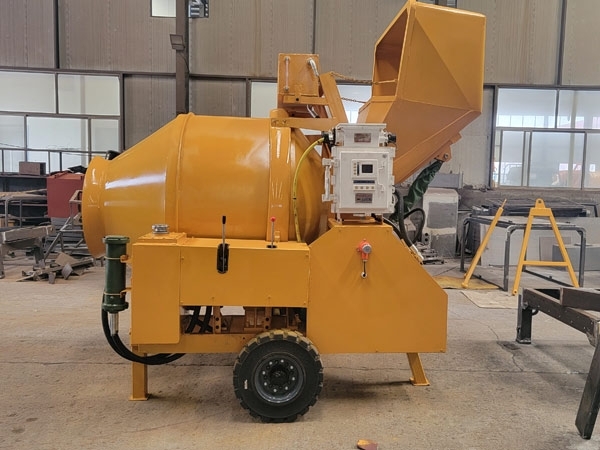 礦用濕噴臺(tái)車(chē)，礦用混凝土泵，礦用攪拌機(jī)發(fā)貨