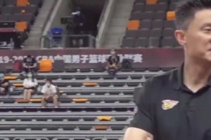 ??杜鋒指導在廣東的那些經(jīng)典名場面：超級高水平！打游戲去...