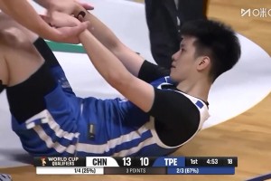 郭艾倫給中國男籃支招：不用老是守沉退，胡金秋有能力防各個(gè)位置