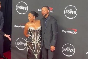 獲人道主義獎！庫里夫婦、唐斯和未婚妻出席ESPN年度頒獎典禮