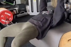 自律的詹嫂，此前詹嫂曬出健身房訓(xùn)練視頻??